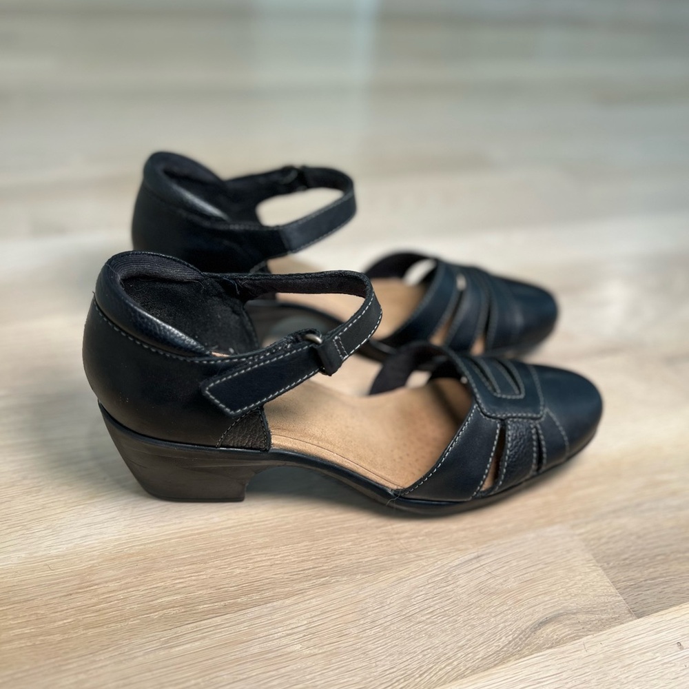 Clark’s Classic Black Women's Lower Heel Dress Shoe 9.5 Narrow